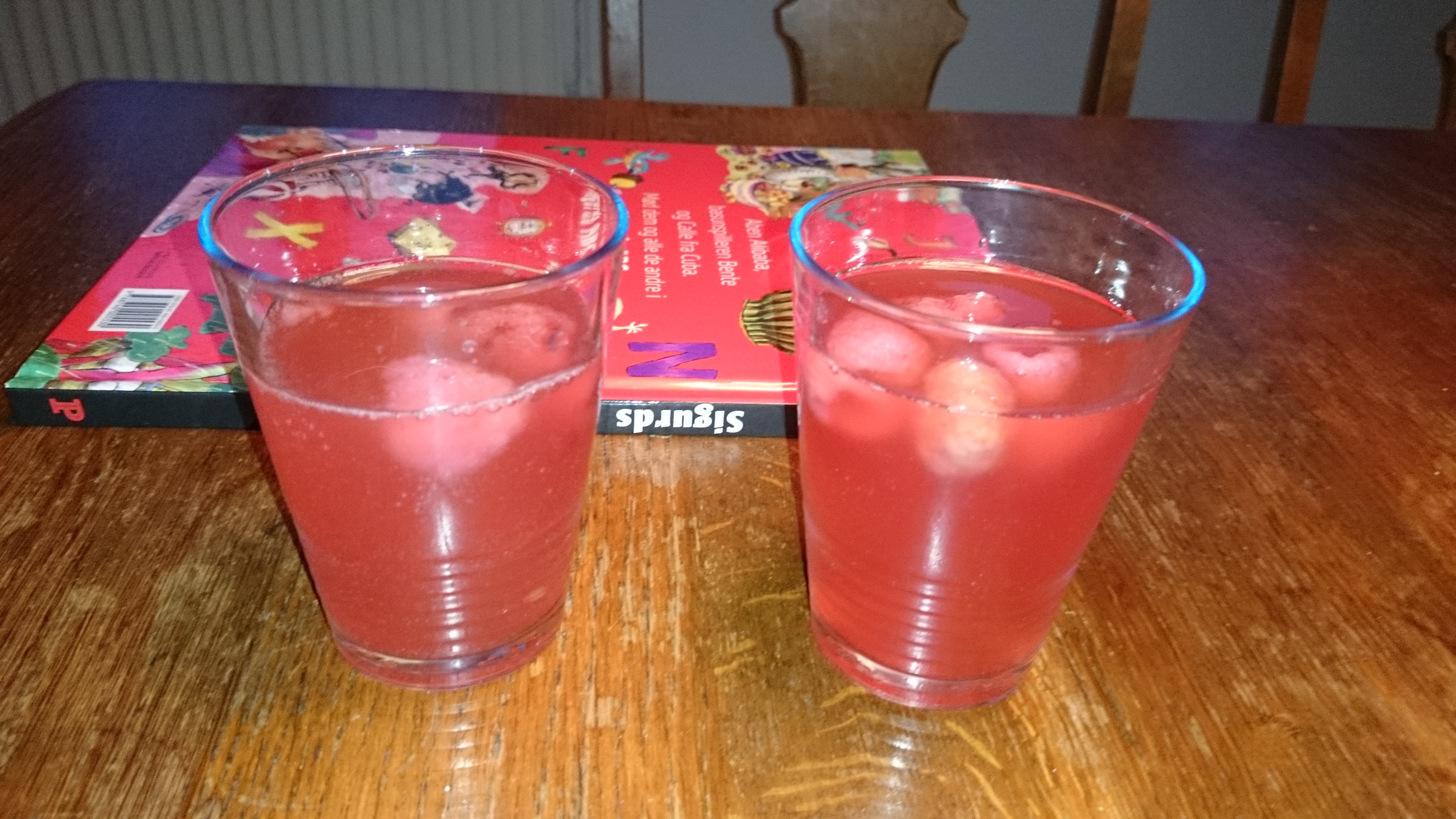 Kefir “sodavand” med hindbær